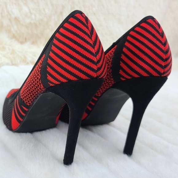 * Cape Robbin Red & Black Knit Pointy Toe Pump With 4" High Heel - Picture 9 of 9